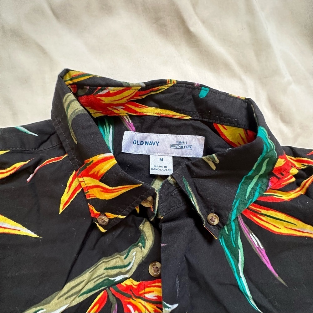 NWT Old Navy Button Down - Picture 3 of 4